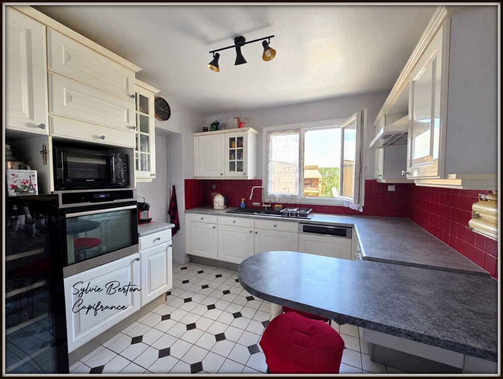 MESSY  BELLE MAISON FAMILIALE DE 104 M²  6 PIÈCES  4 CHAMBRES  GARAGE - JARDIN AVEC VUE SUR LES CHAMPS