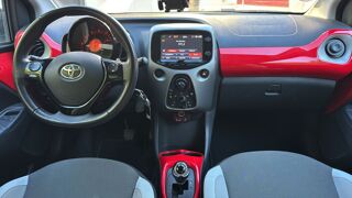 Aygo 1.0 VVT-i 69 X-Wave 2 - Automatique Entretien constructeur 2017 occasion 06600 Antibes