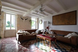  Maison  vendre 8 pices 260 m