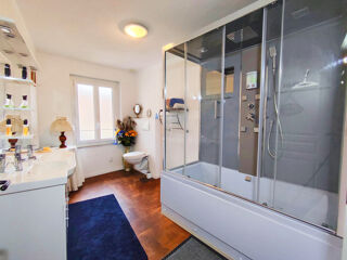  Maison à vendre 12 pièces 319 m²