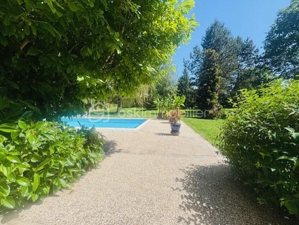 *** Nouveauté : En lisière de bois, coup de coeur pour cette jolie Maison d'architecte de plain-pied avec piscine offrant un cadr
