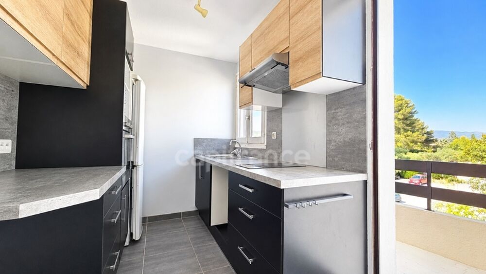Vente Appartement Appartement à vendre 3/4 pièces et possibilité garage LA LONDE LES MAURES  CENTRE VILLE (83) La londe les maures