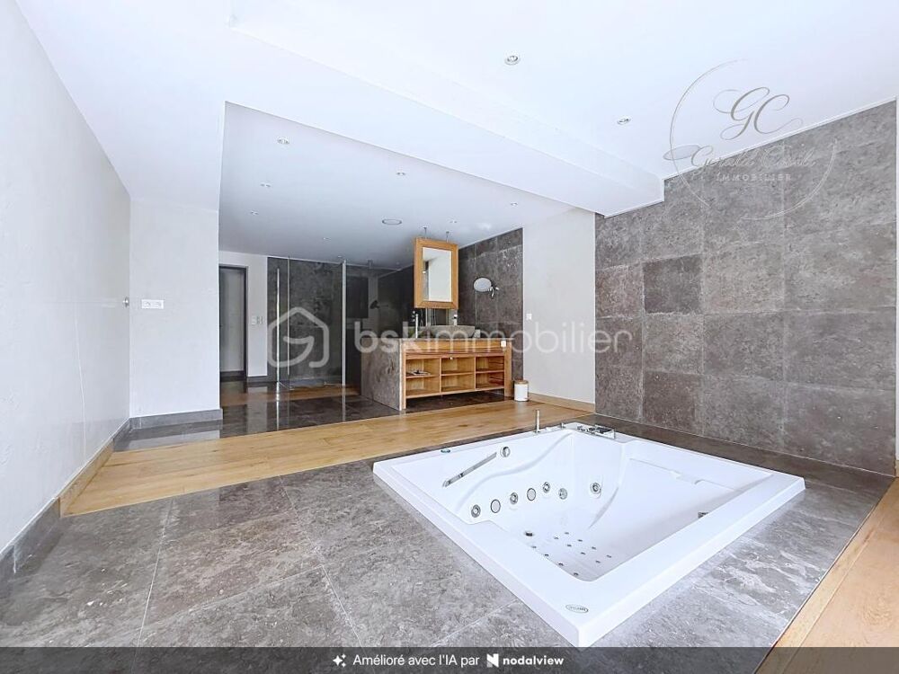 à vendre  Propriété/château Roquefort-les-Pins (06330)
