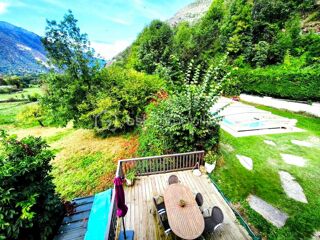  Villa  vendre 10 pices 230 m