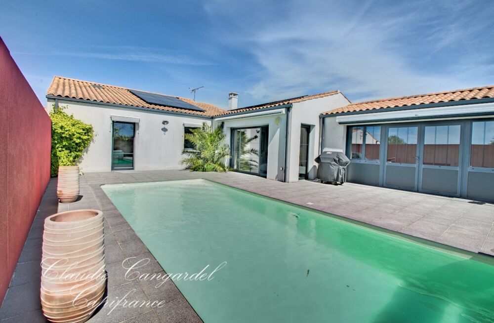 Villa contemporaine de plain-pied, proche LA ROCHELLE, 4 chambres, avec piscine, sans vis à vis, à deux pas de locéan