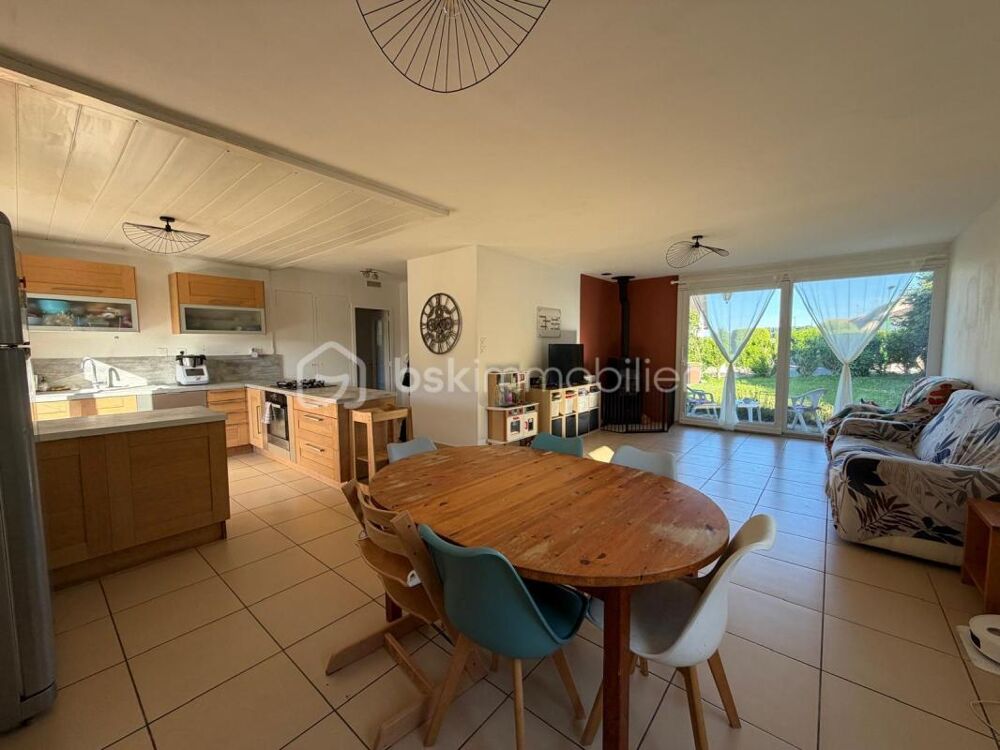 Vente Maison Maison plain-pied 112m² avec 4 chambres sur 1760m² de terrain avec parcelle constructible Vivaise