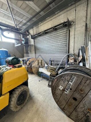  A VENDRE A CHAMPLAN UN ENTRPOT ET BUREAUX Champlan