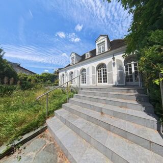  Maison  vendre 11 pices 325 m