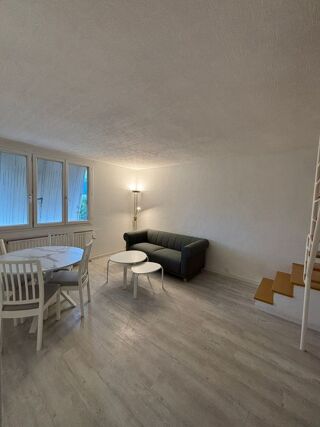  Appartement à louer 3 pièces 53 m²