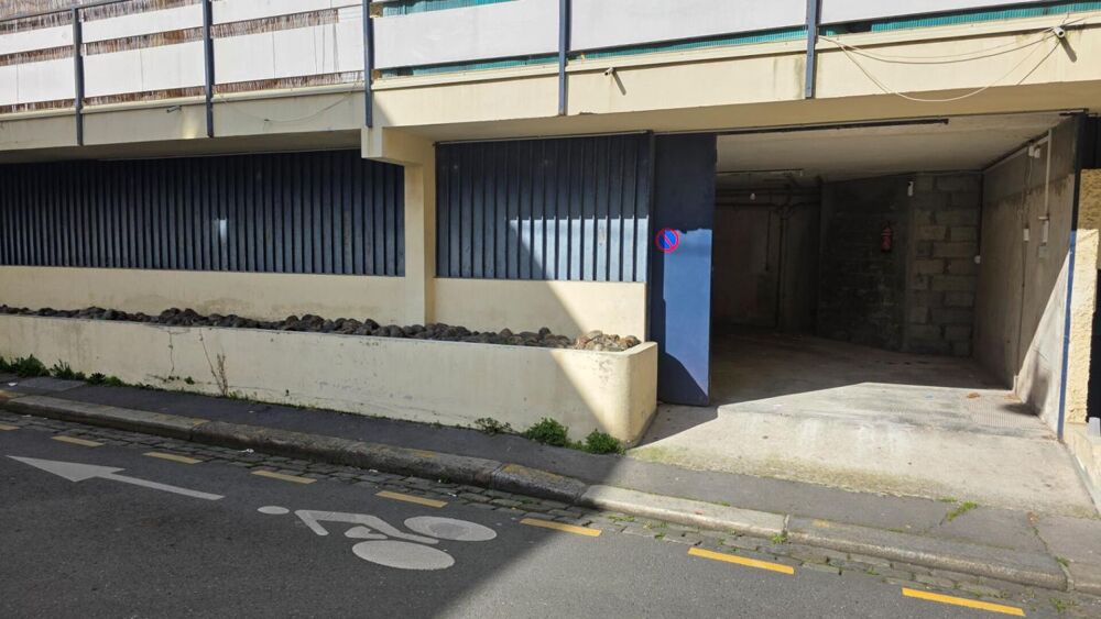 Vente Appartement Ensemble immobilier  Bordeaux  Appt 3 pièces 58m² et parking  59m² Bordeaux