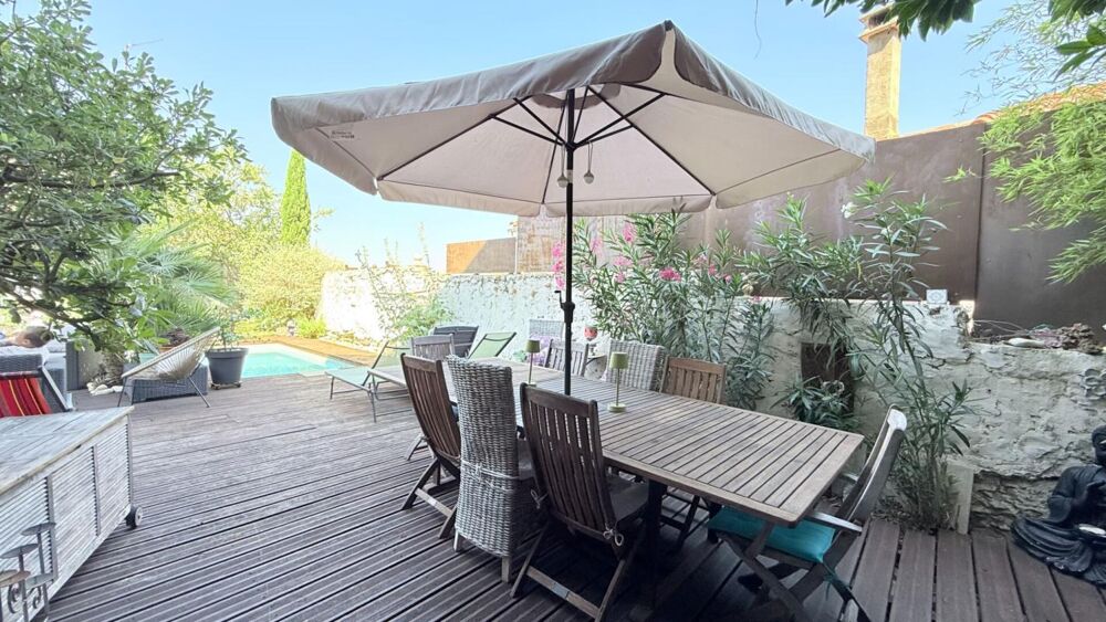 Demeure de caractère en pierres ! 320 m² habitables avec piscine sur une parcelle totale de 517m²+ Appartement T3 indépendant lo