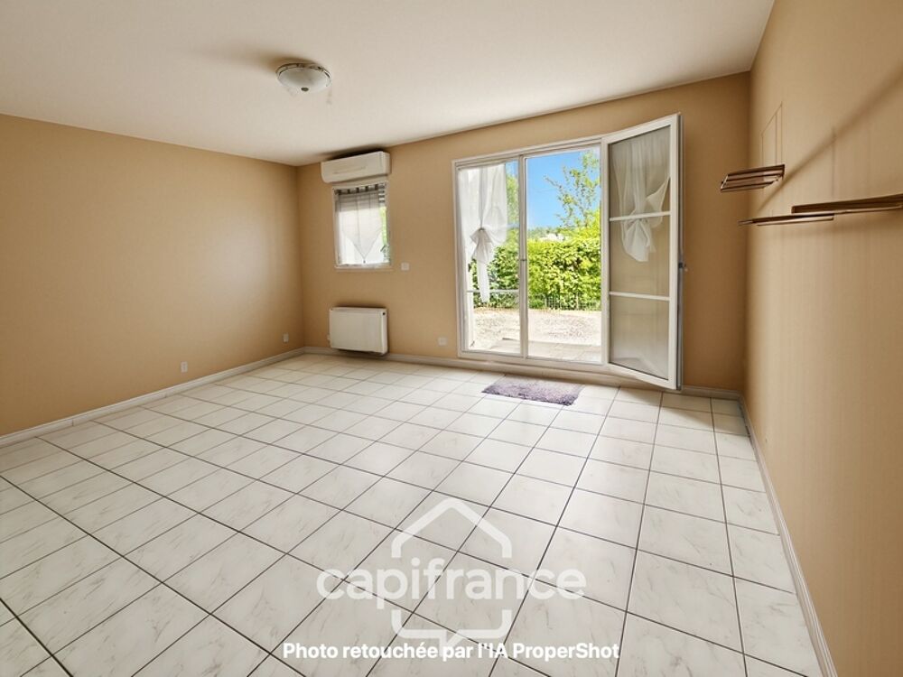 En plein coeur de Villenoy  Studio en rez-de-jardin avec stationnement