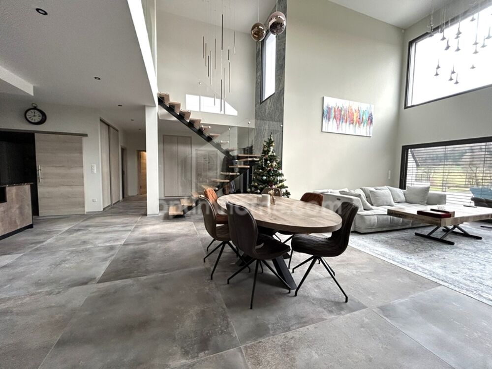 Vente Villa BETTENDORF, 2min de HIRSINGUE, Villa d'architecte, 222m� habitable (+400m� surface totale), suite parentale, piscine chauff�e, p Bettendorf