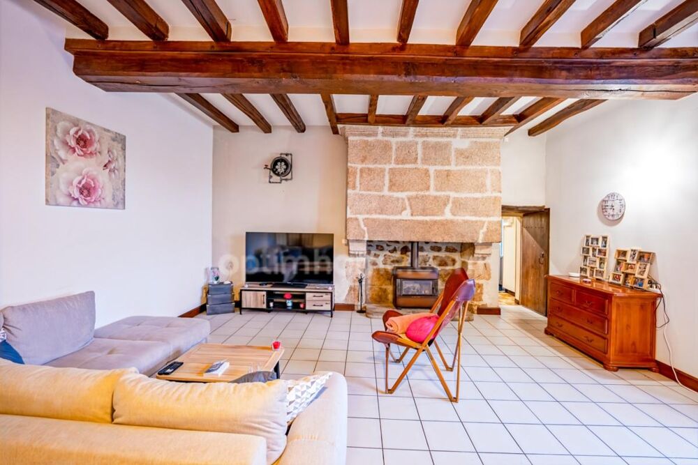 Propriété de caractère à vendre près de Cholet  Maison 180 m², 2 appartements loués, dépendances et 4 hectares