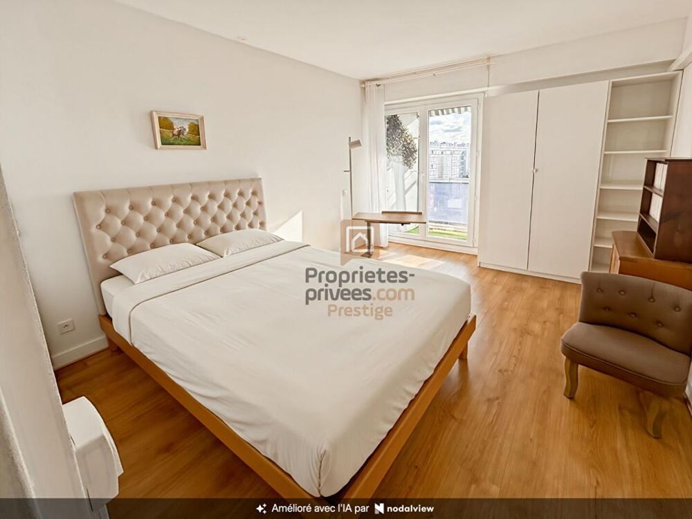 Vente Appartement Ensemble de deux appartements situés sur le même palier, offrant au total 6 chambres avec balcon Bordeaux
