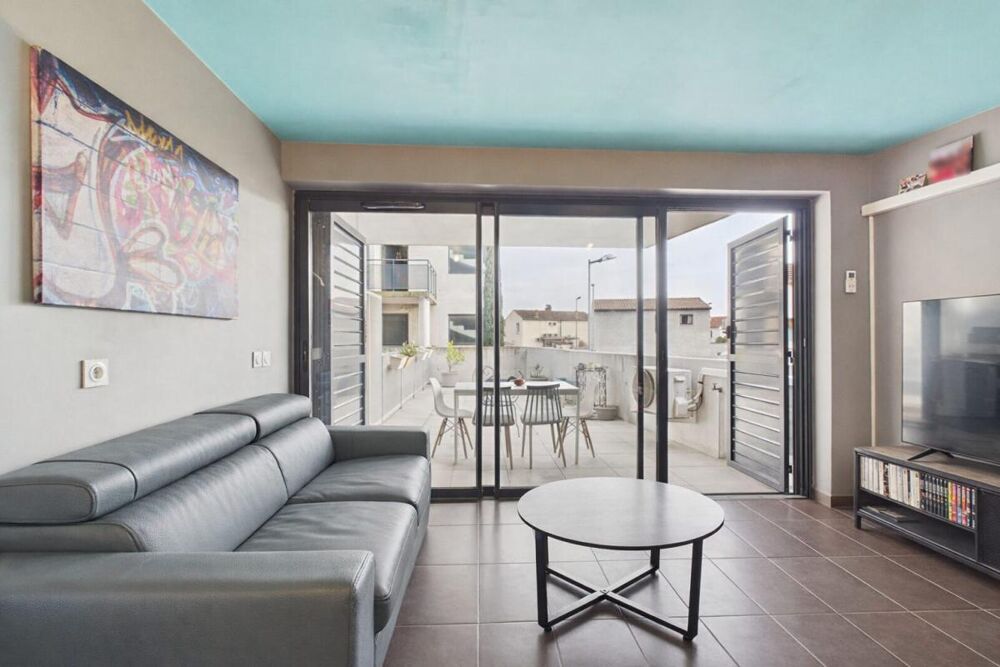 Vente Appartement EXCLUSIVITE // Grand studio avec terrasse et parking en sous-sol Le pontet