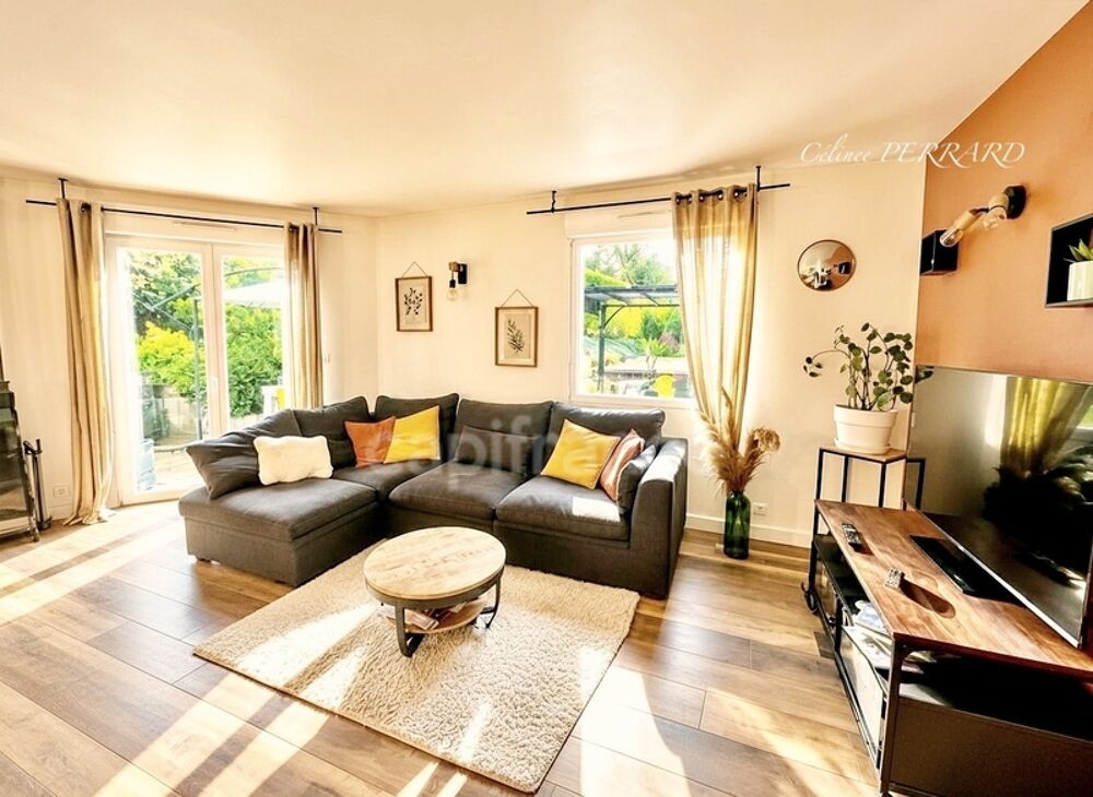 Maison : 8 pièces 230m² -SAINT CERGUES (74)- jardin, piscine, parkings 5 chambres et 42m² d'espace indépendant
