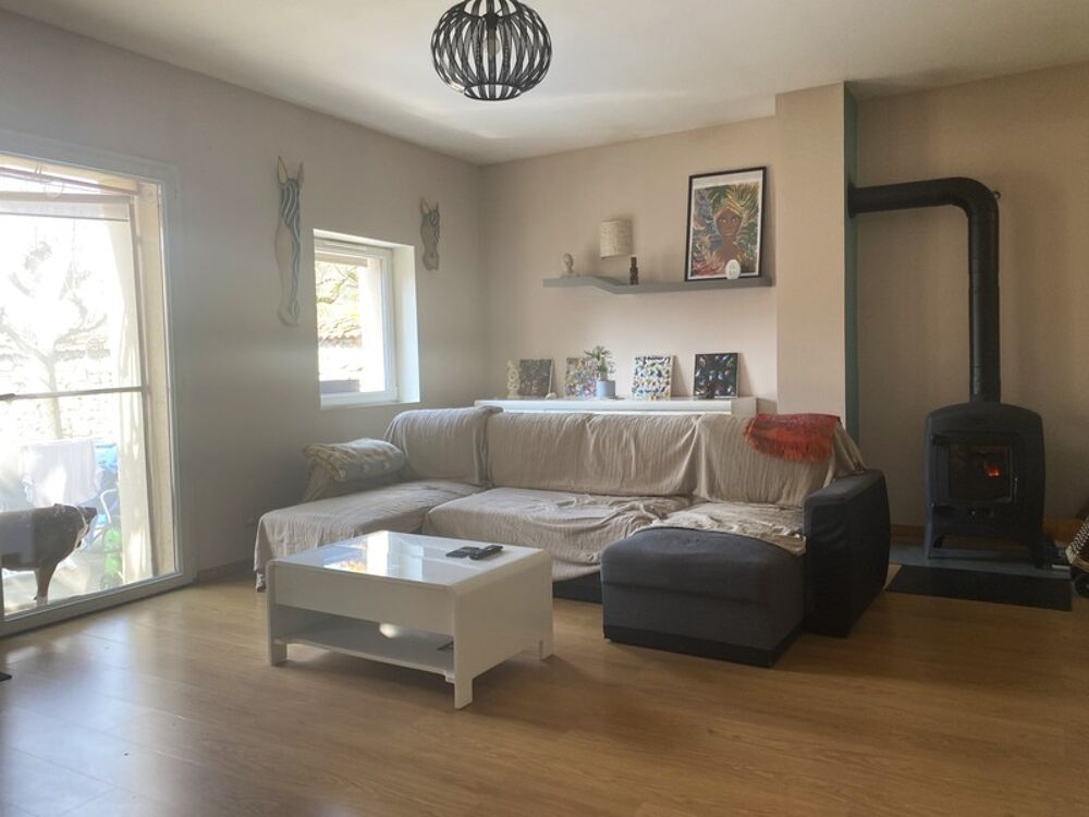 Maison de village entièrement rénovée 6 pièces sur Vaux en Bugey
