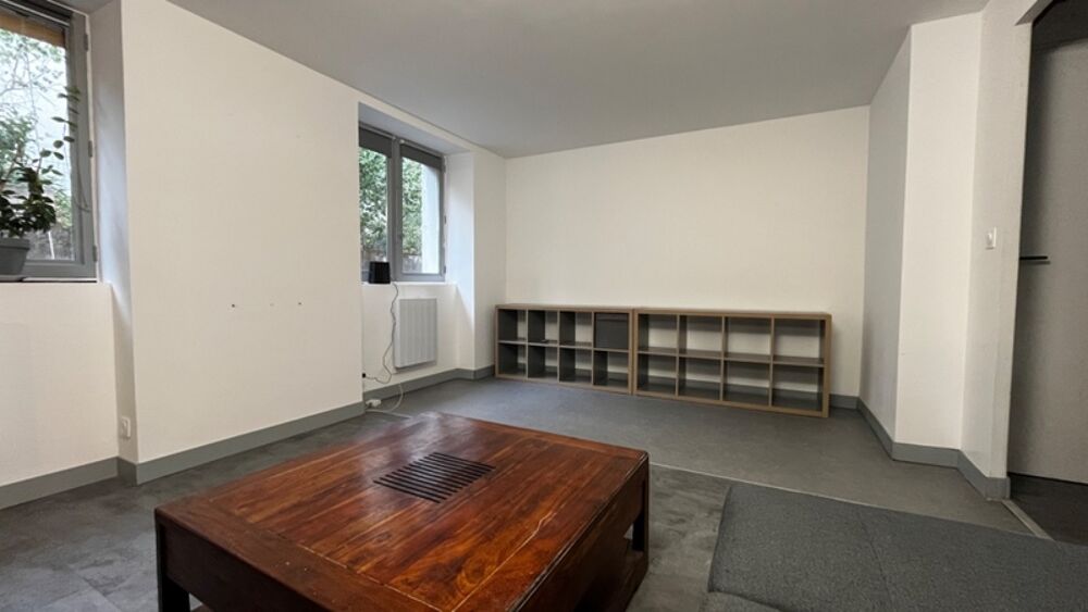 Coup de coeur centre Modane T3 rénové, balcon, grenier, cour privée