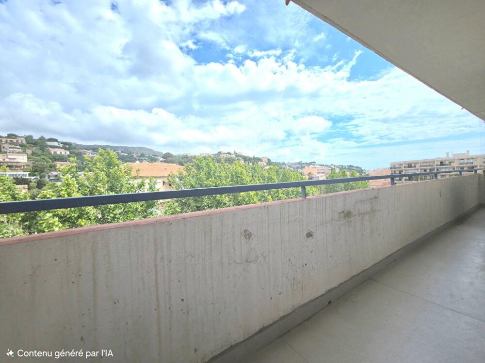 Appartement Le Lavandou 4 pièce(s) 95 m2 A 2 MINUTES DE LA MER