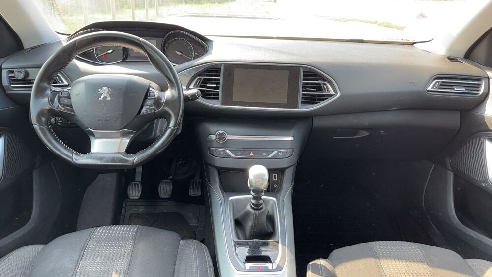 308 II 1.2 PureTech 130 Allure 2015 occasion 27180 Saint Sebastien De Morsent