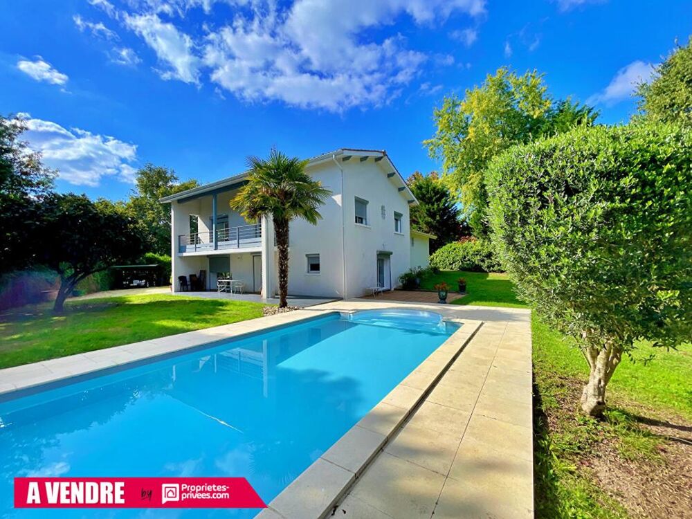 Vente Maison Maison Latresne centre 7 pièce(s) 186 m2 4 chambres piscine Latresne