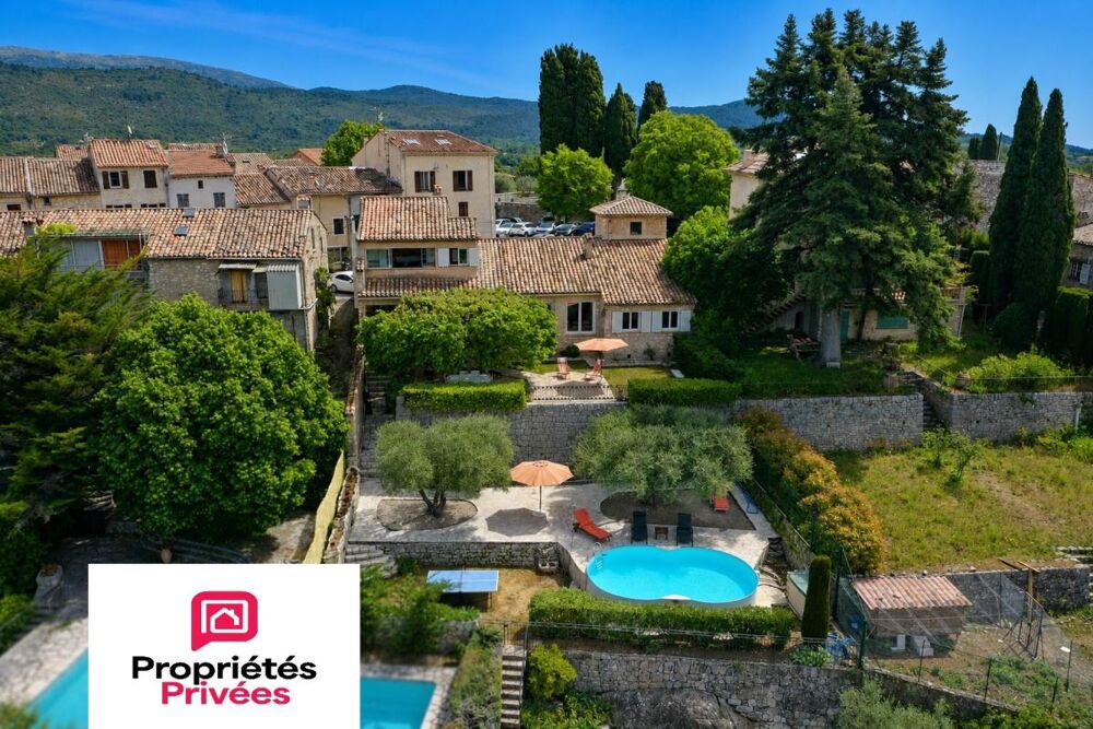 DEMEURE UNIQUE DANS VILLAGE PROVENCAL AVEC VUE EXCEPTIONNELLE