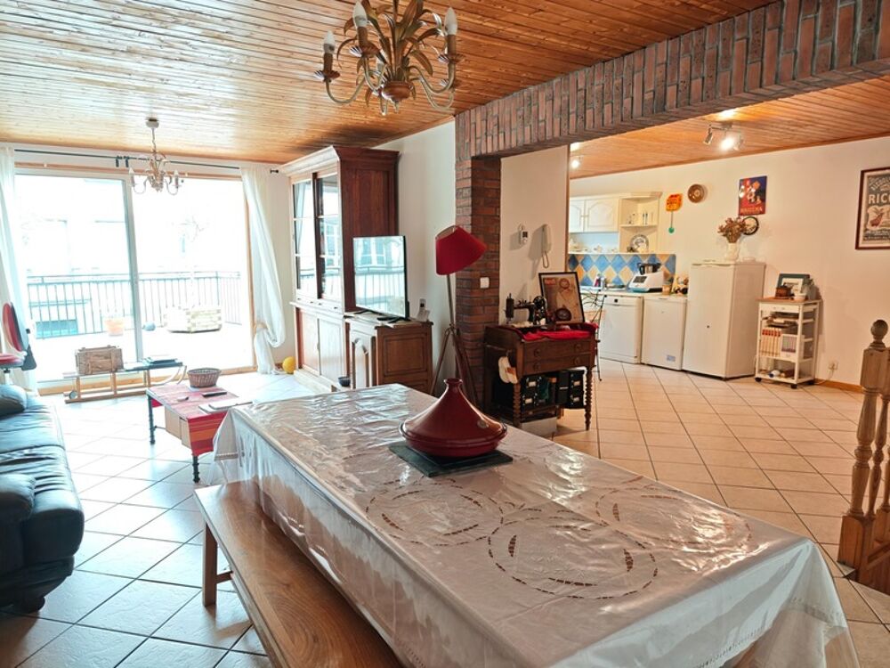 Maison de bourg avec terrasse et vue dégagée  Beaumont (63110)