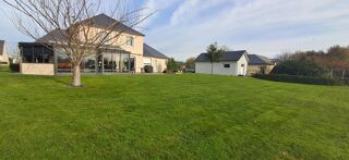 Vente Maison Maison Le Buret 8 pièce(s) 189.55 m2  à 20 km de LAVAL-CHATEAU-GONTIER OU SABLE Le buret
