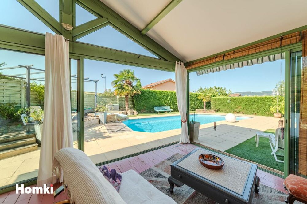 Vente Villa Superbe villa  de 195 m2 avec piscine Pommiers