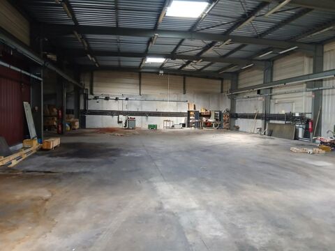   A VENDRE - BATIMENT D ACTIVITE 