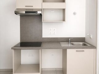  Appartement à louer 2 pièces 45 m²