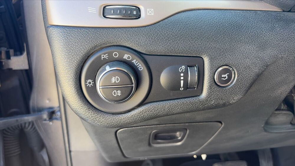 Cherokee 2.0 CRD 170 4WD BVA9 Limited - Automatique 2014 occasion 45000 Orleans