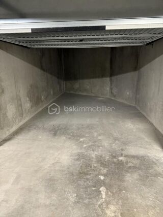  Parking / Garage  vendre 18 m