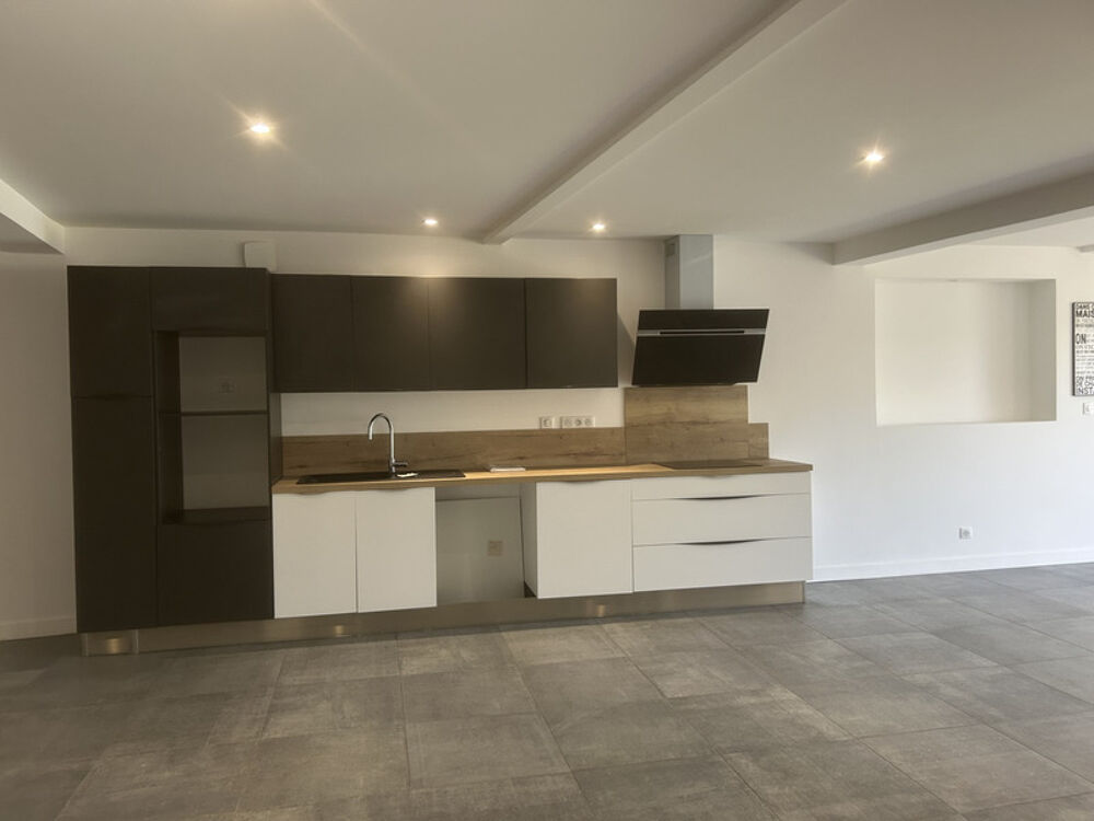 SURAT Maison de 166 m2 avec cour