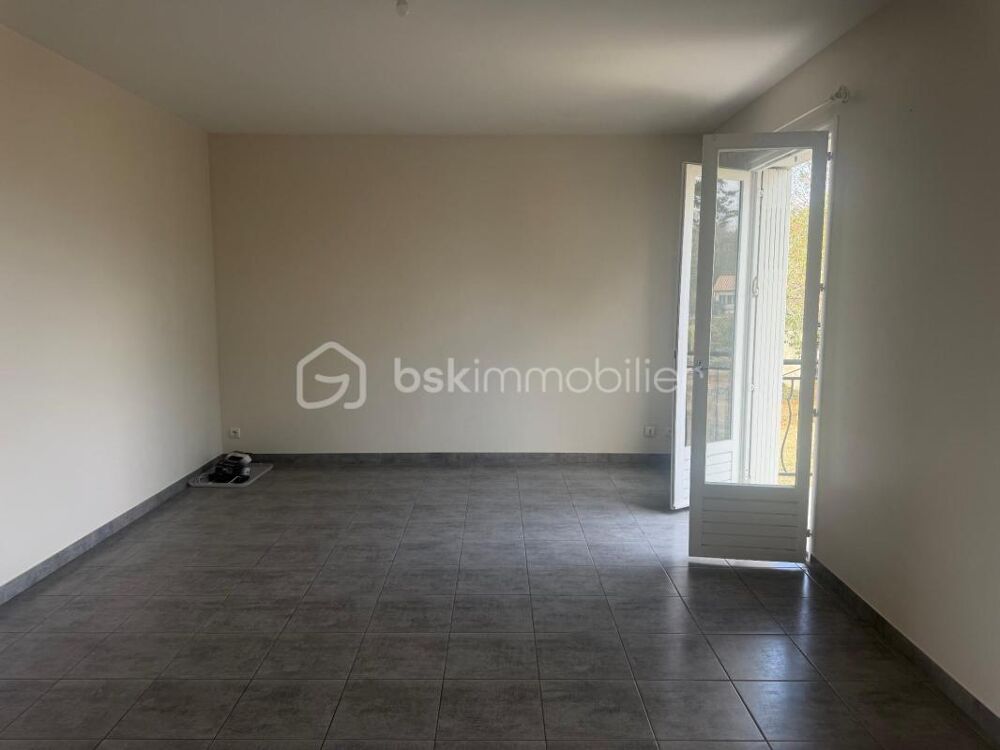 Vente Maison MONTPON-MÉNESTÉROL – Maison indépendante avec sous-sol complet et terrain clos de 1 397 m² Montpon menesterol