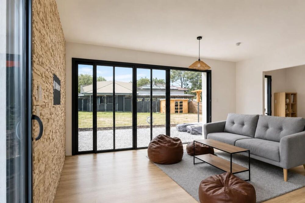 Maison contemporaine de 2023  81 m²  Prestations modernes