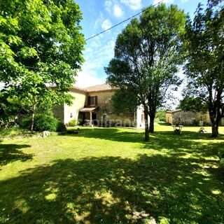  Maison  vendre 8 pices 220 m