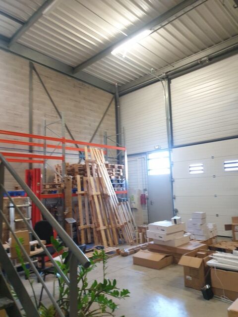   À LOUER – Local avec vitrine 250 m² – Montpellier Garosud – Visibilité A9 