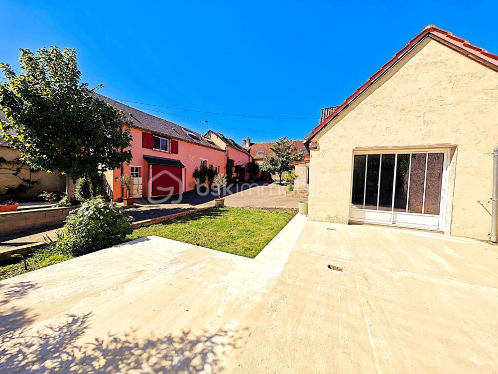 Propriété de 11 pièces de 284 m² habitable, pour une grande famille, une famille recomposée ou multigénérationnelles