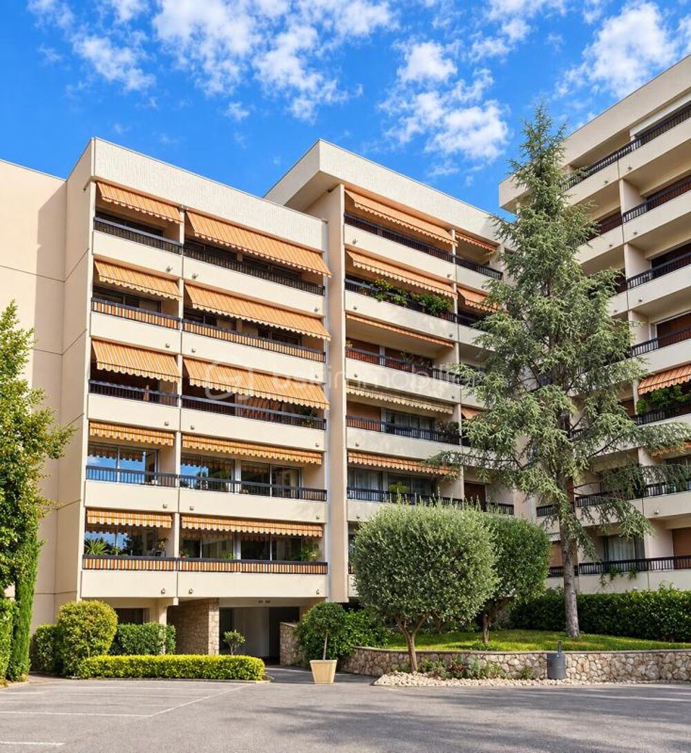 VILLENEUVE-LOUBET  4 pièces, 3 terrasses, LA MER À PIED, au coeur dun magnifique parc arboré