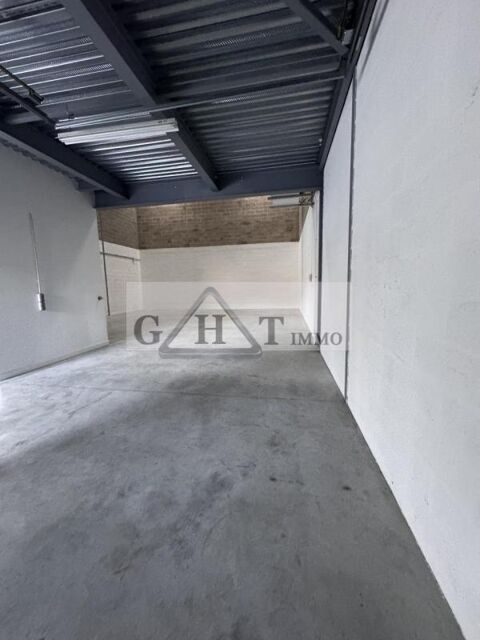   ENTREPOT 233 M² A LOUER BUSSY SAINT MARTIN 