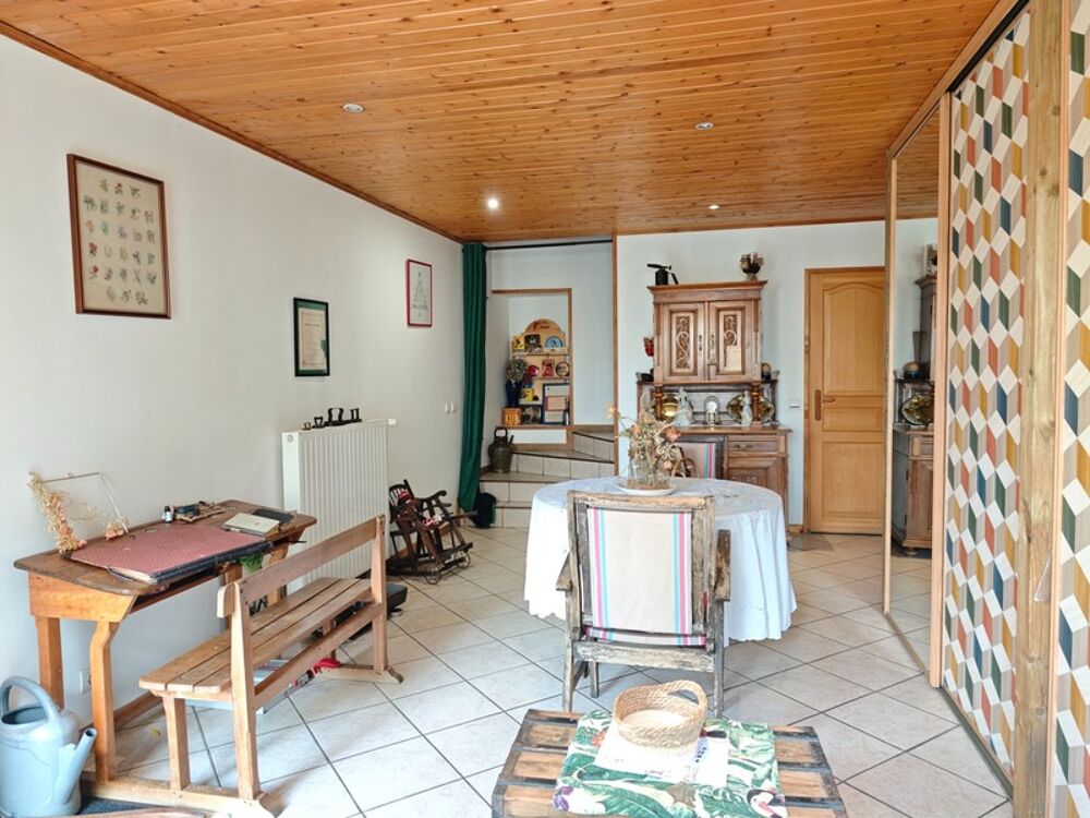 Maison de bourg avec terrasse et vue dégagée  Beaumont (63110)