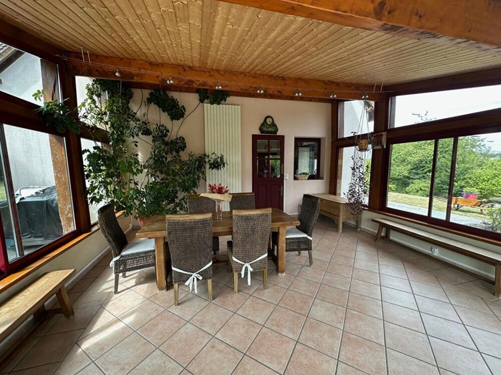 Spacieux pavillon familial à Saintigny 8 pièces 200 m2