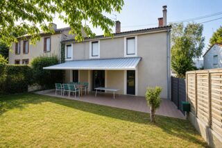  Propriété/château à vendre 8 pièces 156 m²