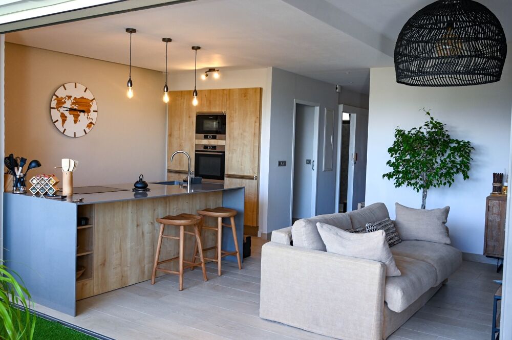 EN EXCLUSIVITÉ À VENDRE APPARTEMENT D'EXCEPTION AVEC JACUZZI PRIVATIF SUR LA BAIE NETTLÉ, SAINT-MARTIN (97150)