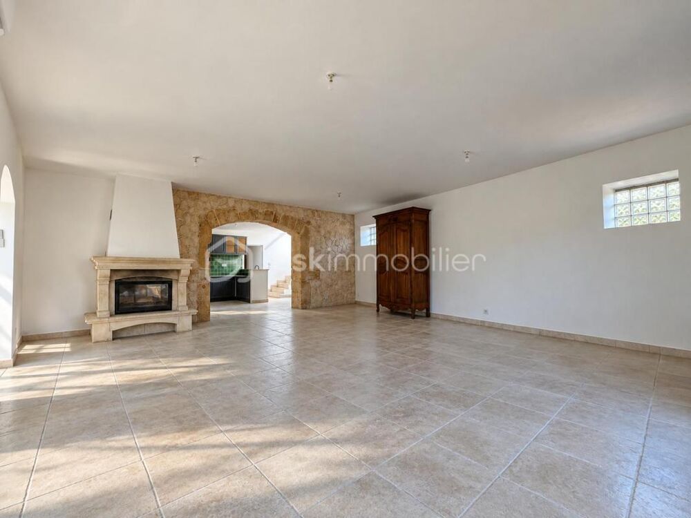 Vente Maison Maison 5 pièces de 212 m2 sur une parcelle de 391 m2 Mudaison