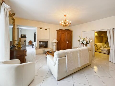   Port-Lesney - Maison en pierre de caractère - 215 m² habitables - 8 pièces - 3 chambres- Terrain 944 m² Maison - 6 pièce(s) - 215 m²