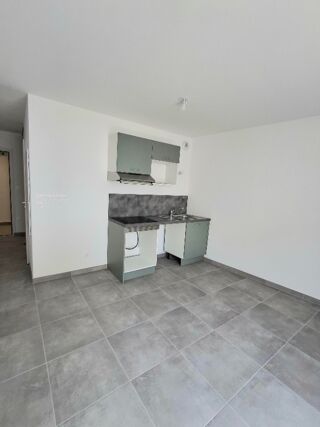  Appartement à louer 1 pièce 28 m²
