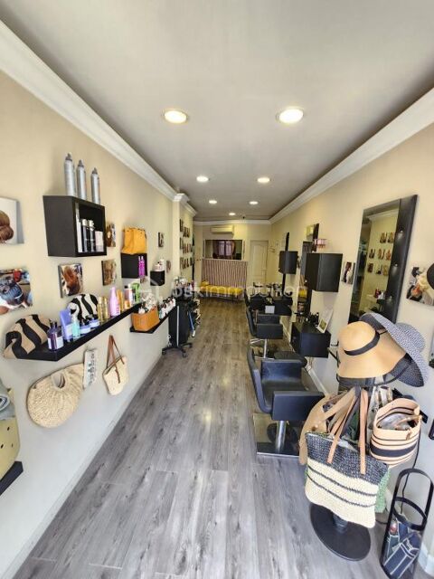 &Agrave; Vendre : Fond de Commerce - Salon de Coiffure au Carr&eacute; d'Or de Nice 85000 06000 Nice
